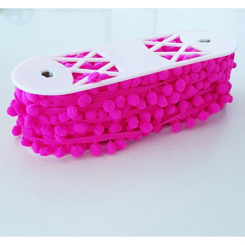 *REMNANT 215cm* Birch Creative, Regular Pom Pom, Bright Pink
